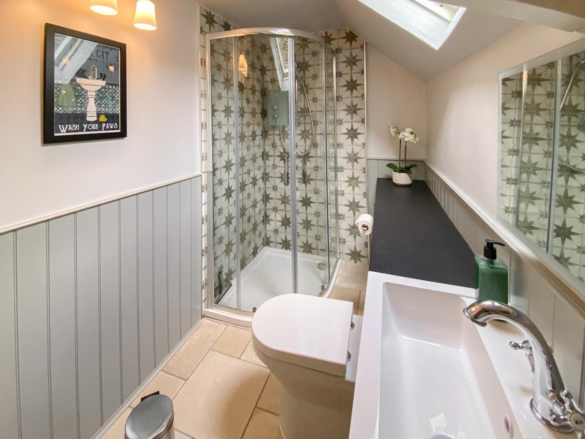 Folly Cottage Avening Bagian luar foto